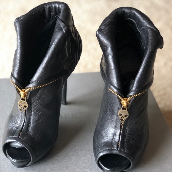 Alexander McQueen Shoes - Alexander McQueen  35 1/2 boot